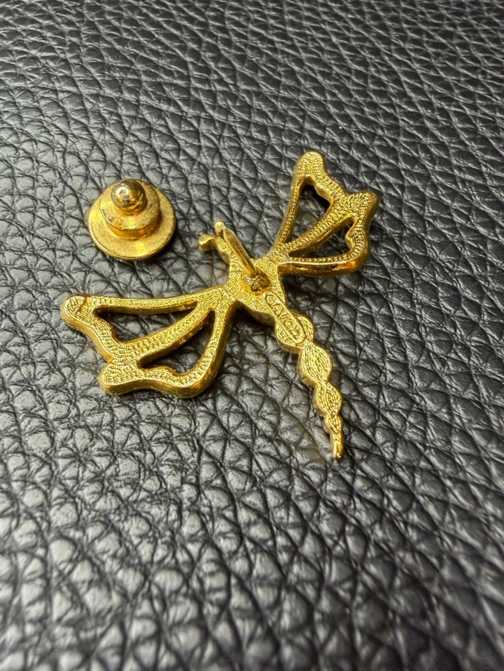 Vintage Gold Tone Avon Dragonfly Aurora Borealis Crystal Brooch Signed Pin 1.5